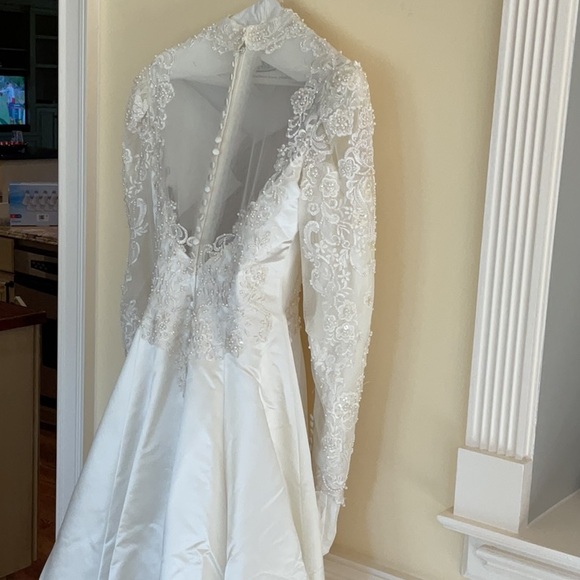 Stunning Vintage Custom Wedding Dress - Picture 12 of 12
